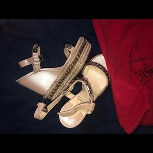 NWT Christian Louboutin nude platformwedge sandals